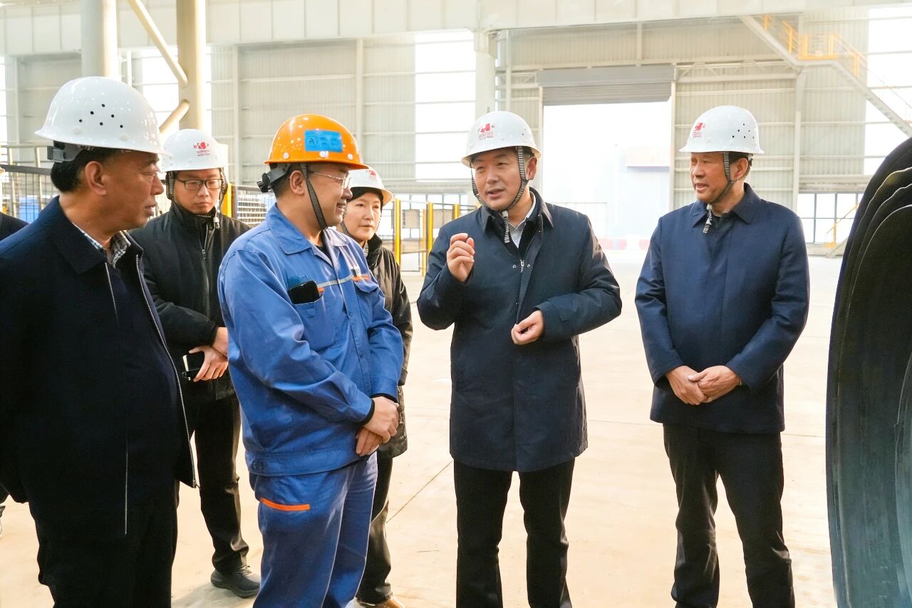 孟維君在宏達鋼鐵集團調研